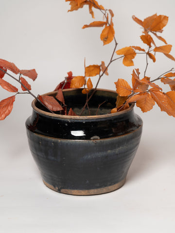 Vintage Chinese black glazed pot