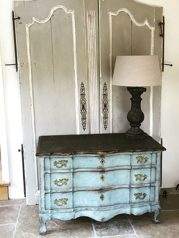 Gorgeous Pair Antique Swedish Serpentine Front Commodes, circa 1880 - Decorative Antiques UK - 1