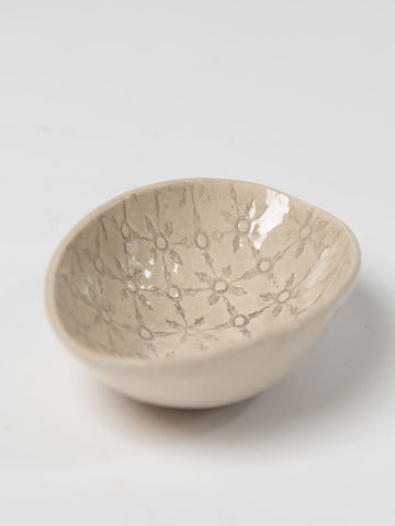 Wonki ware XS Etosha pod platter in warm grey pattern
