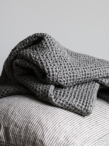 Miro Blanket in Dove