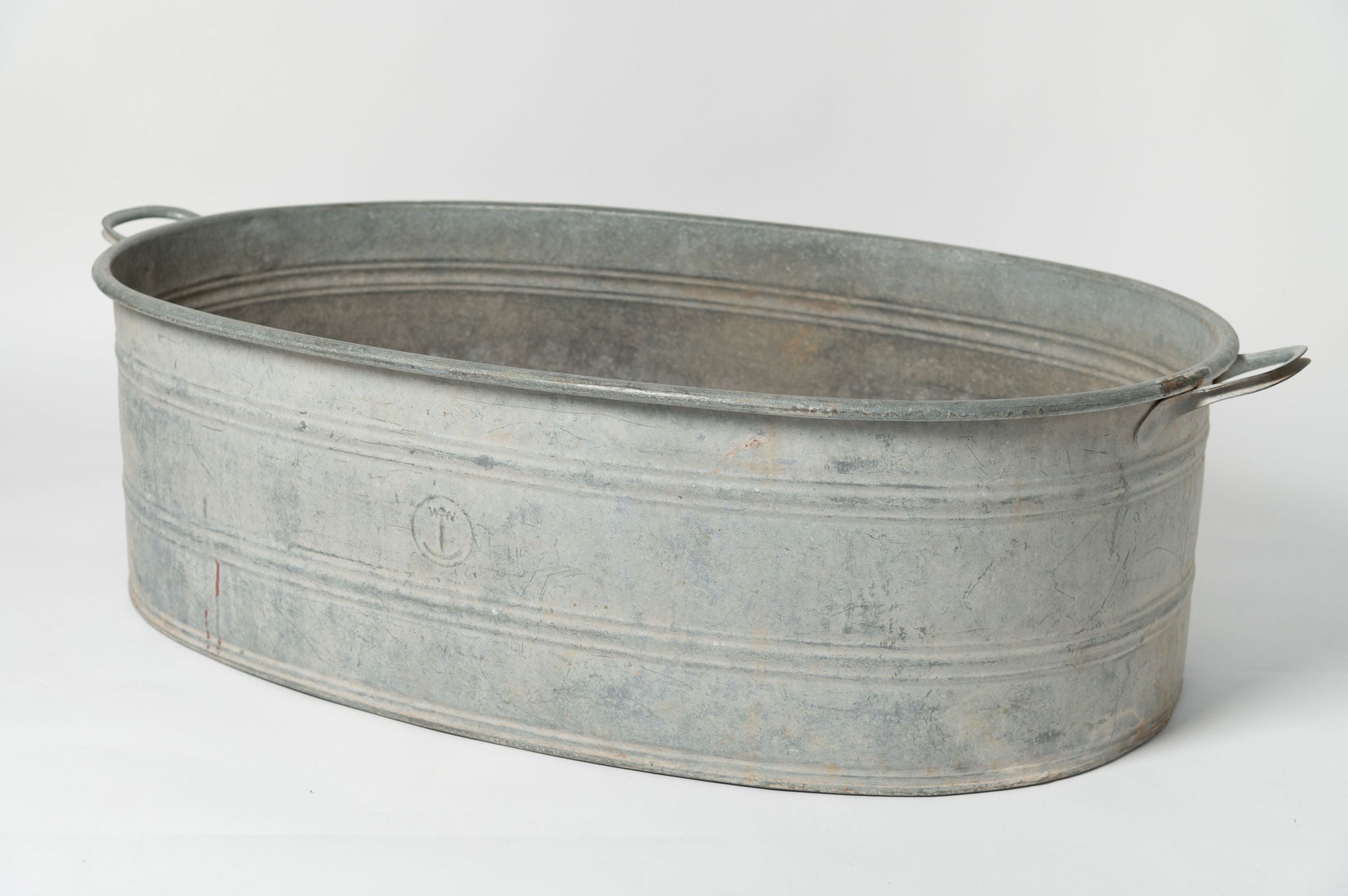 Vintage continental galvanized zinc bath tub/planter
