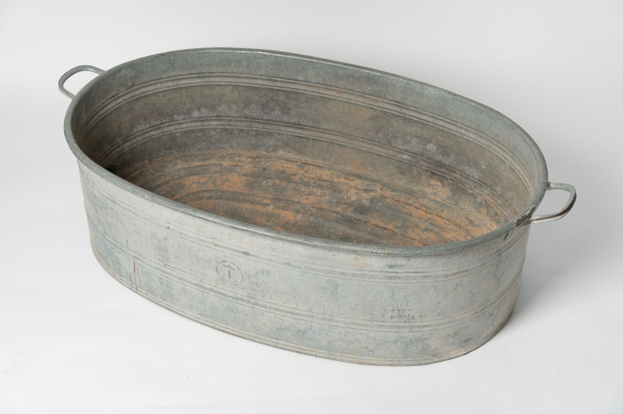 Vintage continental galvanized zinc bath tub/planter