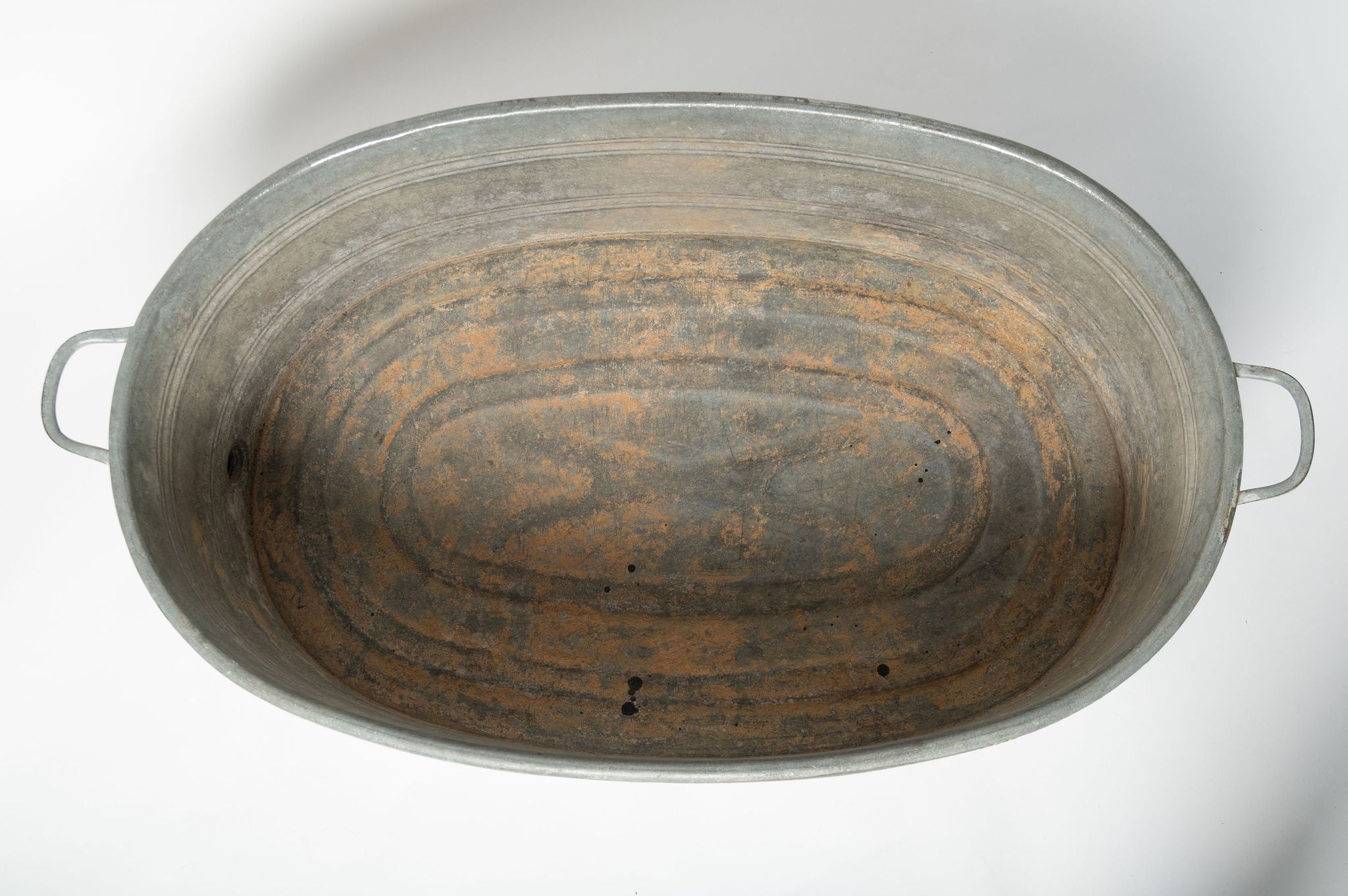 Vintage continental galvanized zinc bath tub/planter