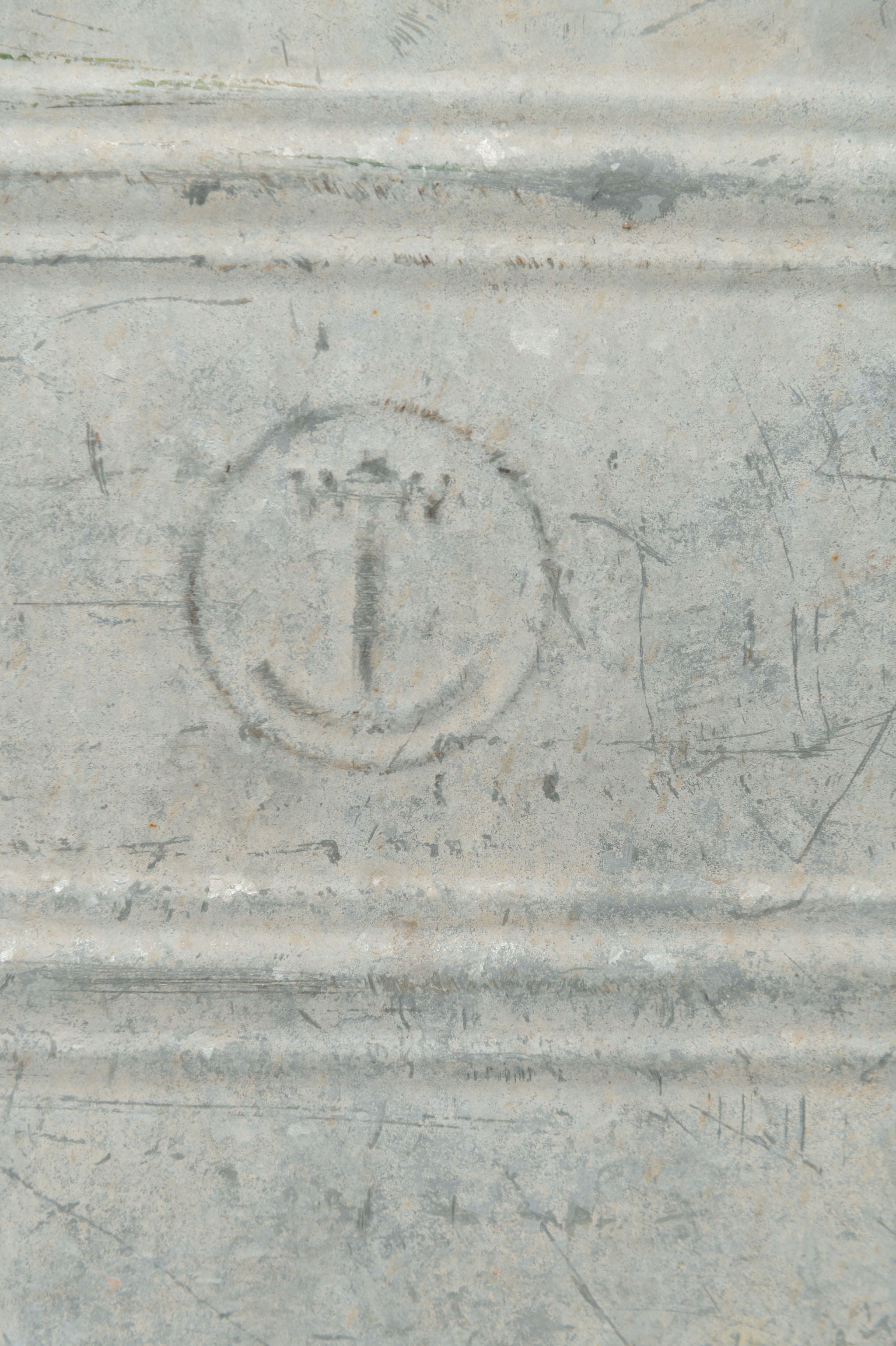 Vintage continental galvanized zinc bath tub/planter