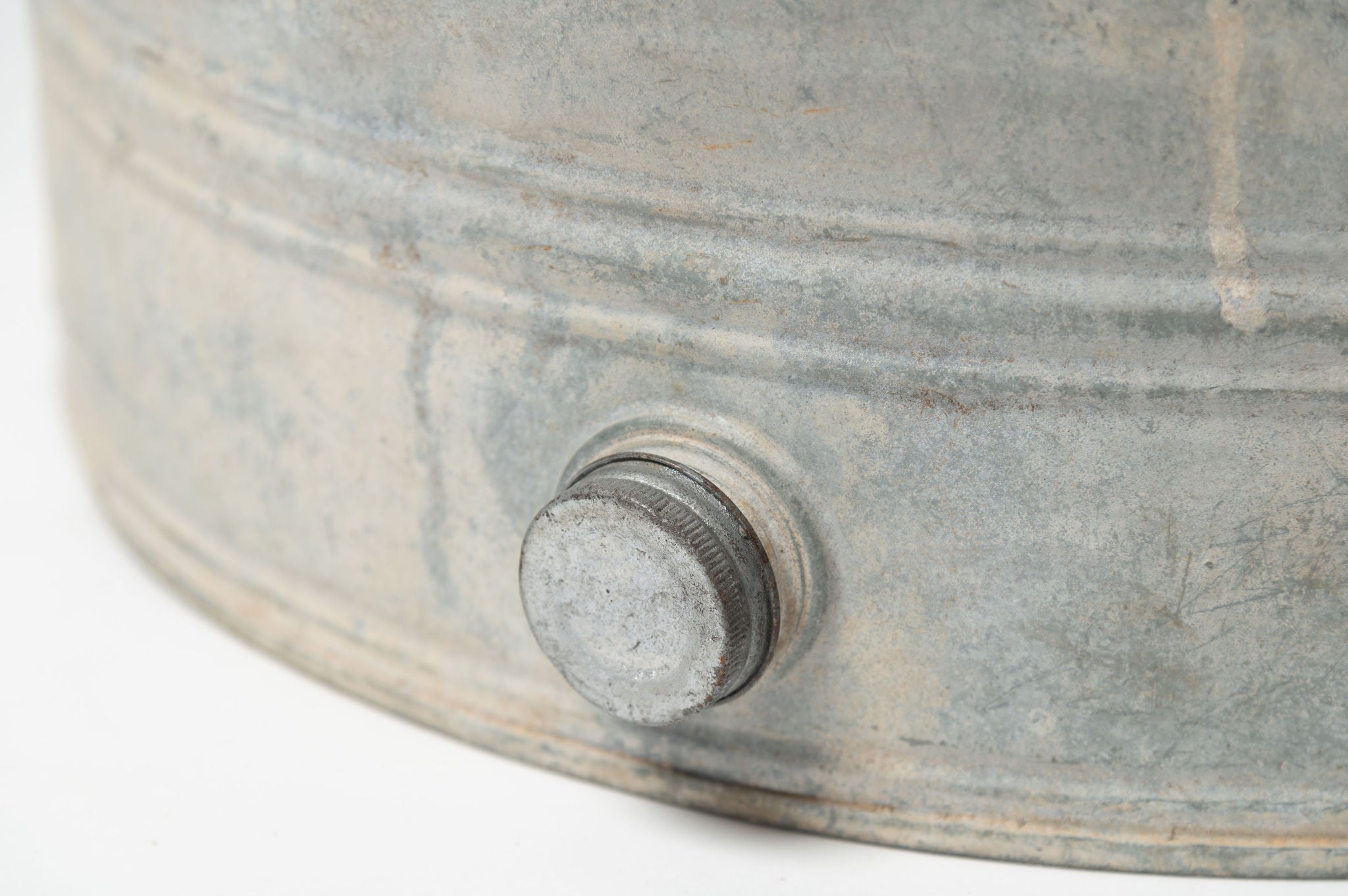 Vintage continental galvanized zinc bath tub/planter