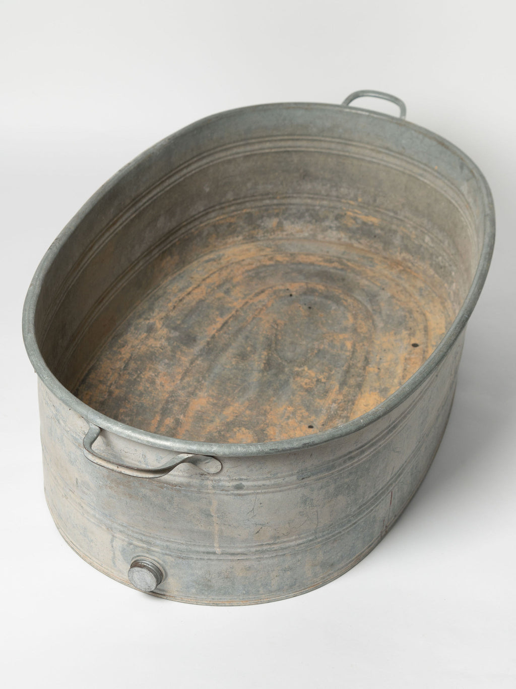 Vintage continental galvanized zinc bath tub/planter