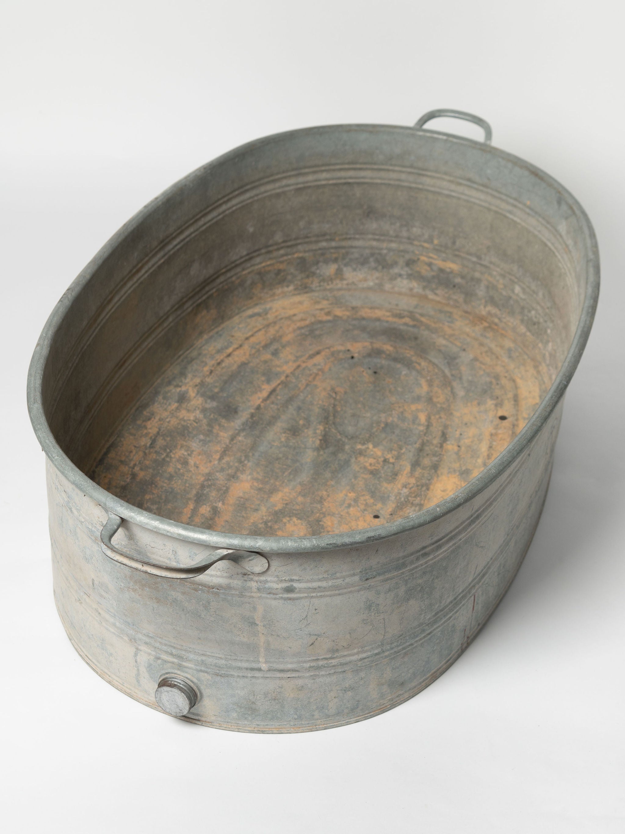 Vintage continental galvanized zinc bath tub/planter