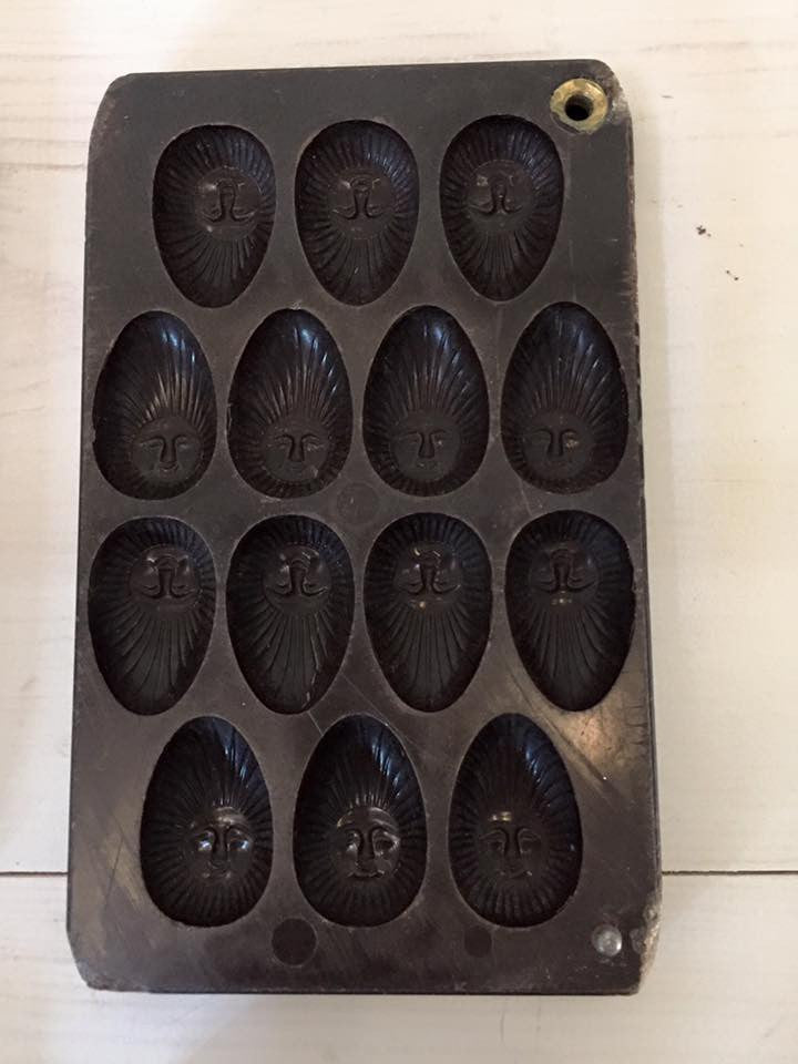 Collection 1930's Bakelite Belgian Chocolate egg moulds - Decorative Antiques UK  - 6