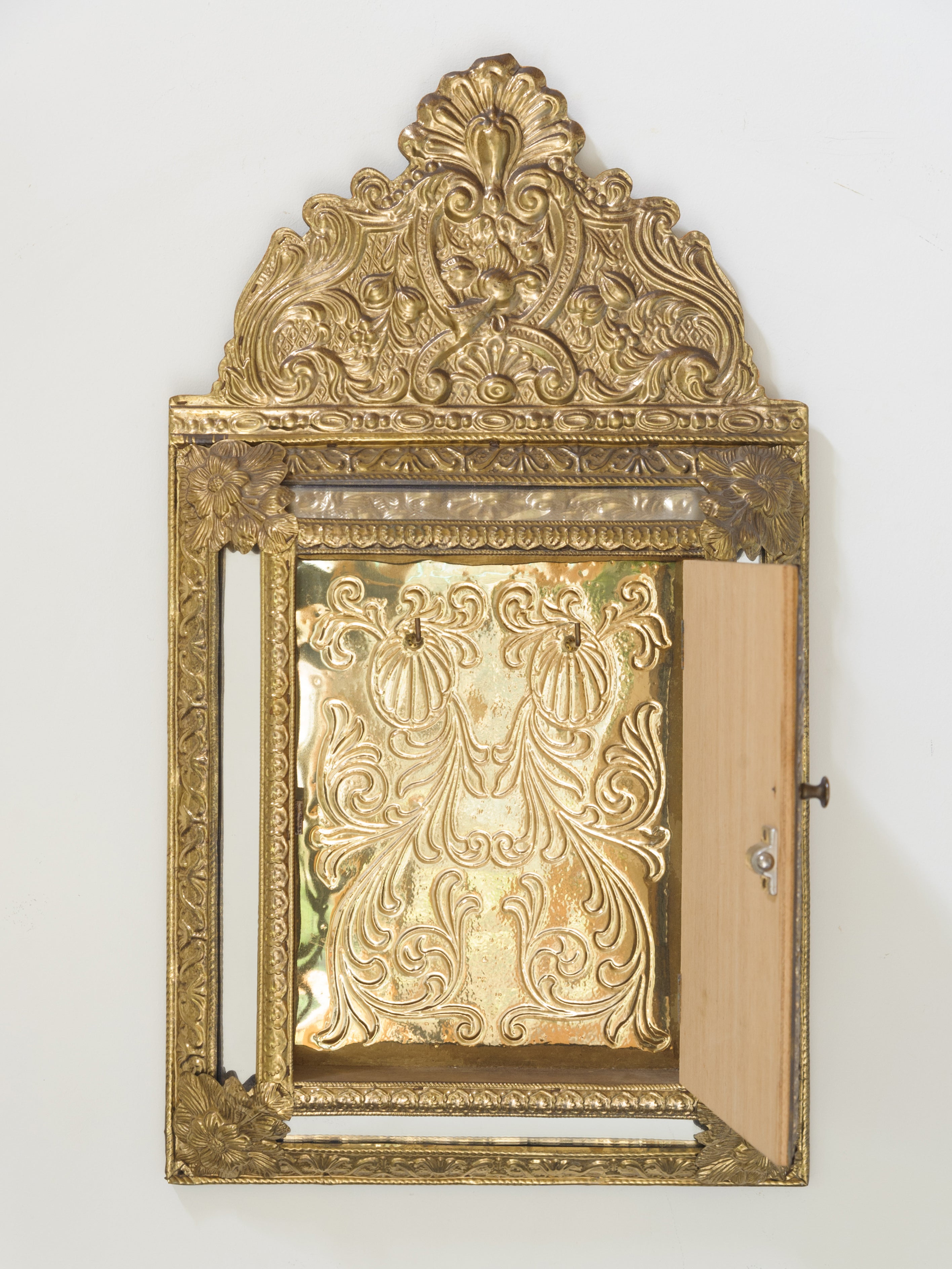 20TH CENTURY BRASS HALL CUSHION MIRROR CABINET