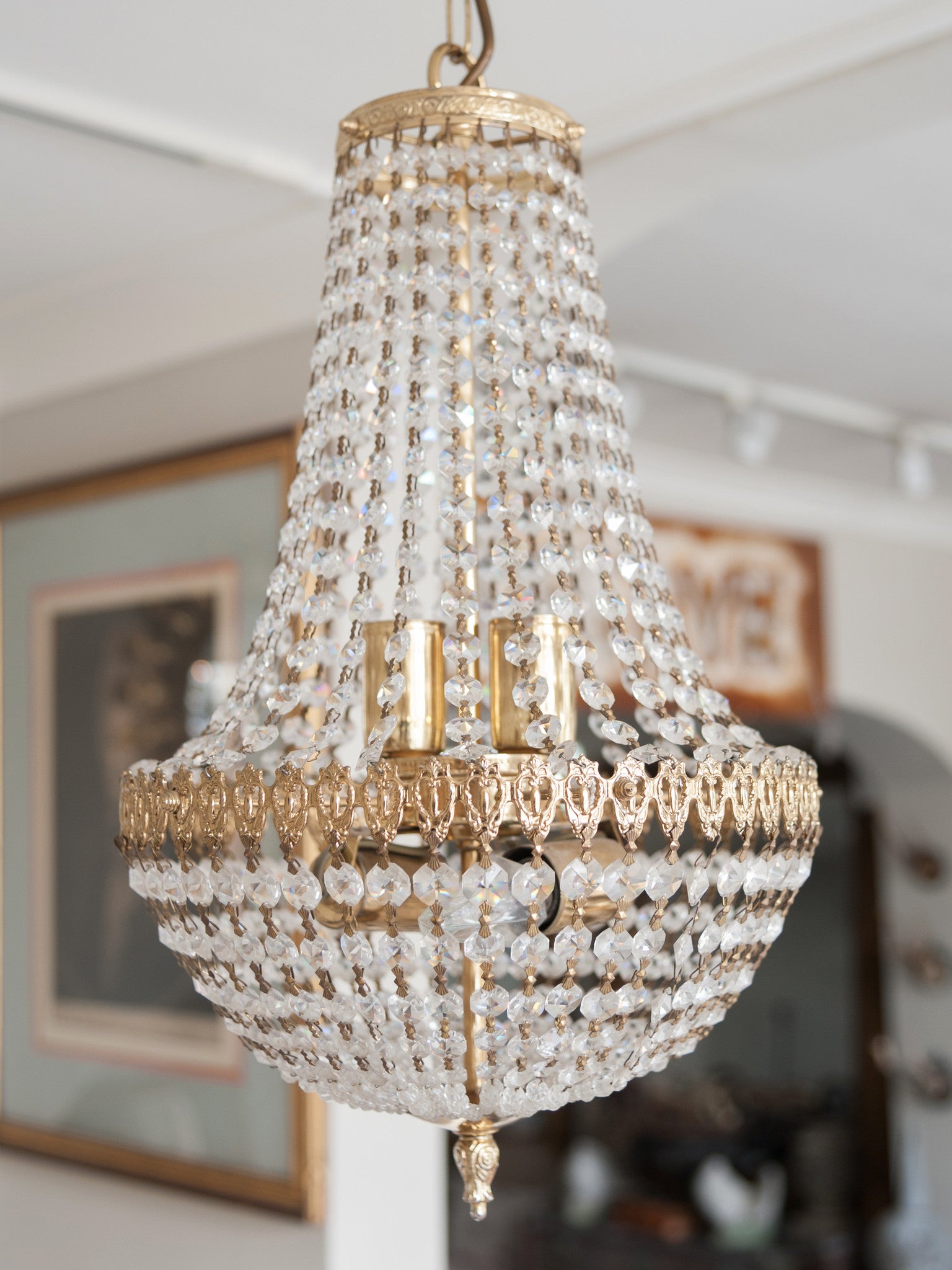 Classic crystal bag chandelier Chloé with Swarovski – Groenensteyn Lighting