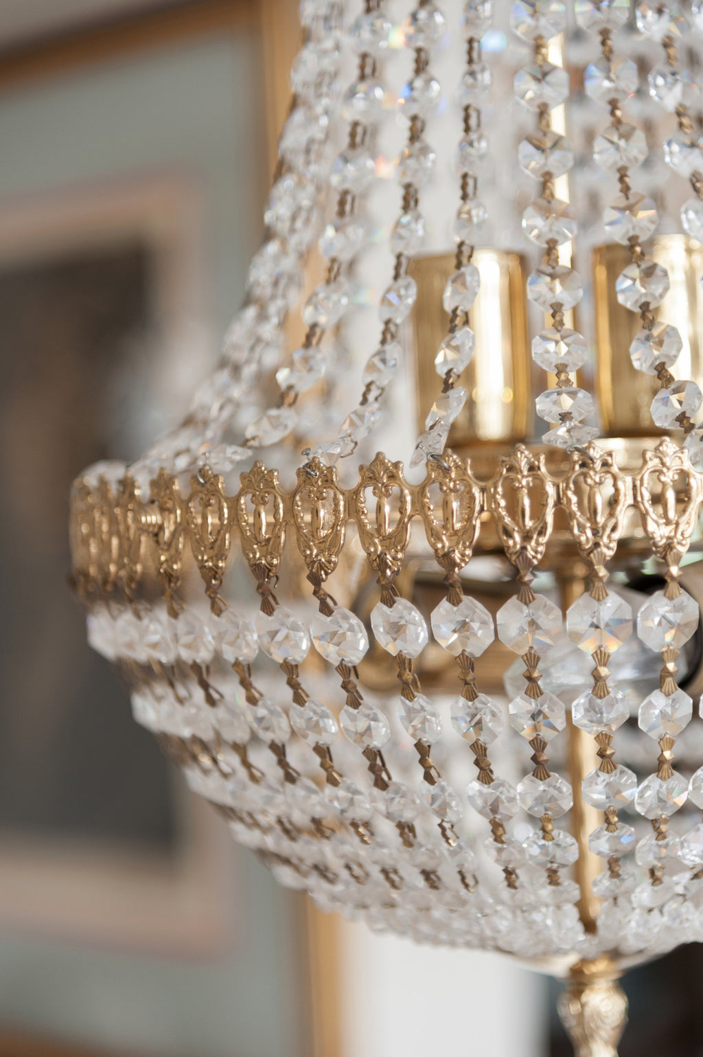 Beautiful Vintage Mid Century Crystal Bag Chandelier - Decorative Antiques UK  - 2