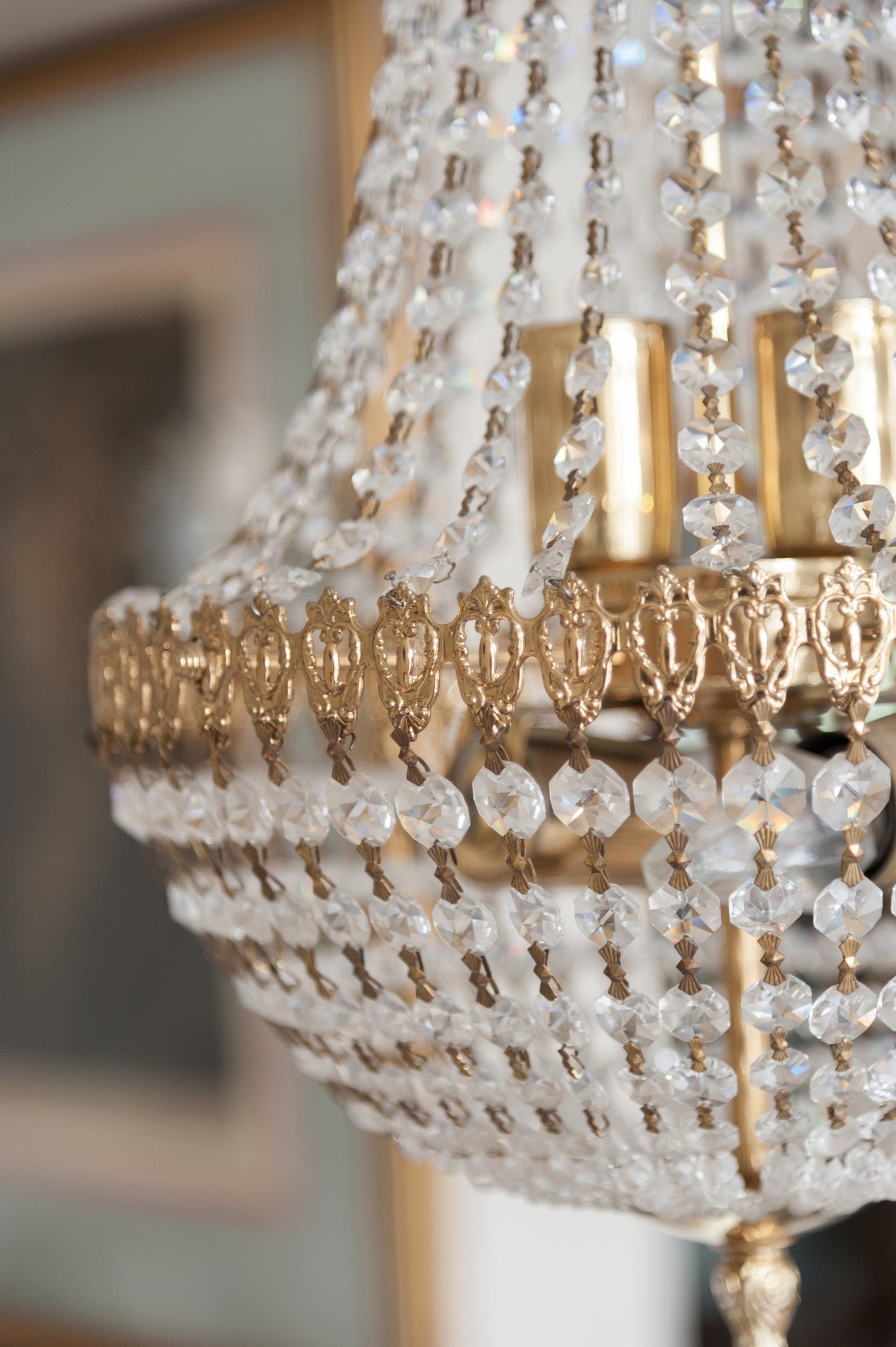 Beautiful Vintage Mid Century Crystal Bag Chandelier - Decorative Antiques UK  - 2