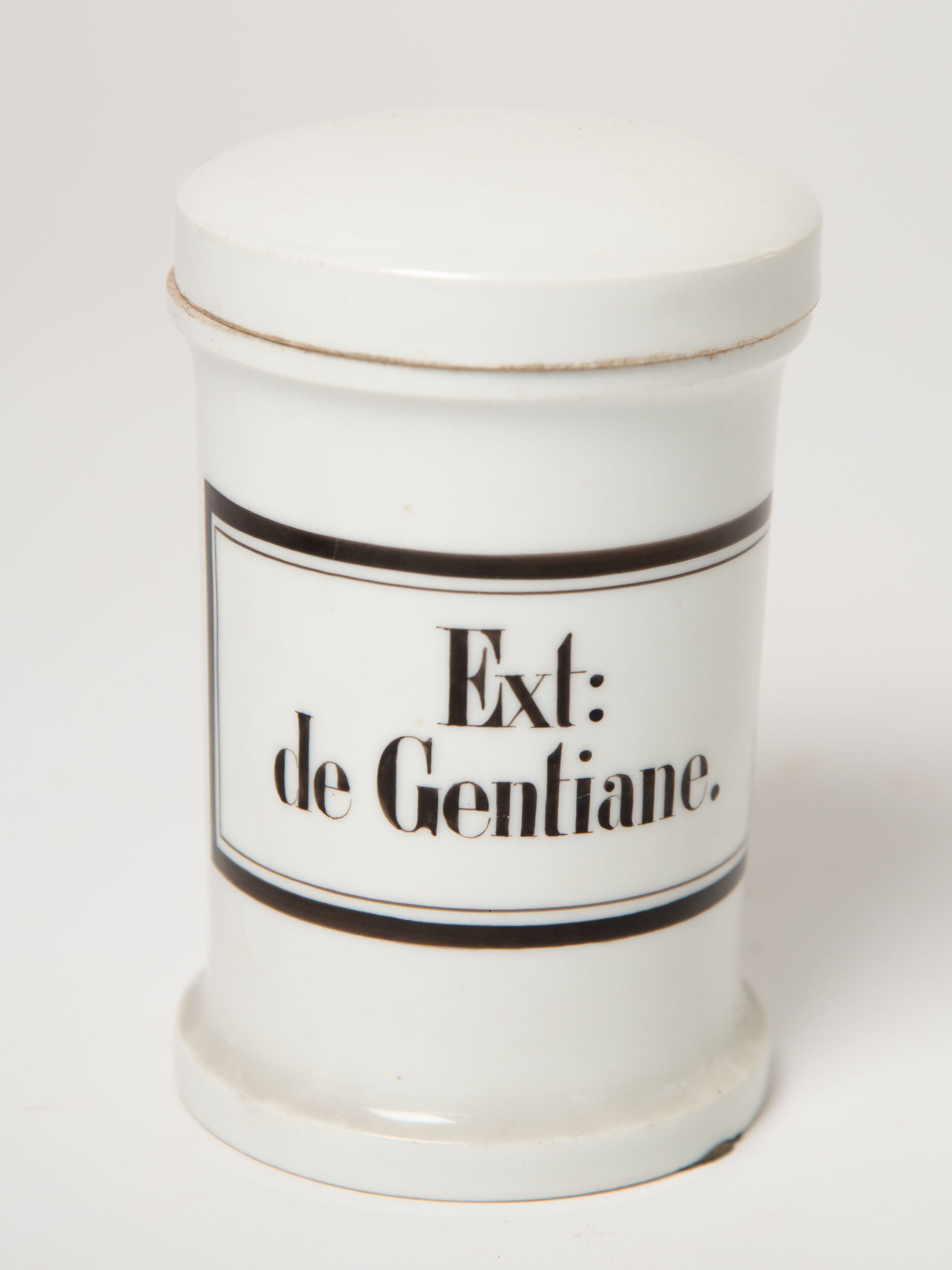 Collection of beautiful antique French apothecary lidded pots