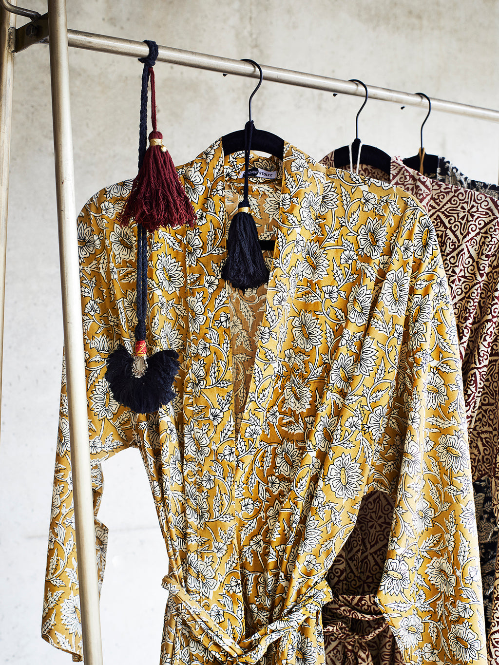 Set of 4 Cotton tassels with gold bell